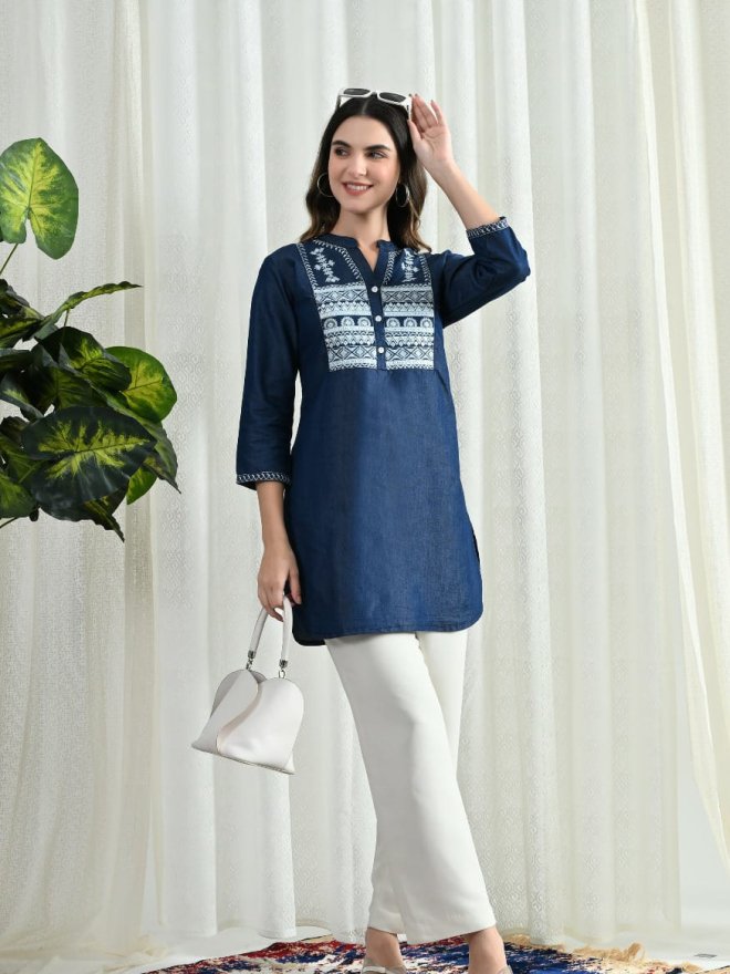 Women’s Navy Blue Printed Casual DENIM Top